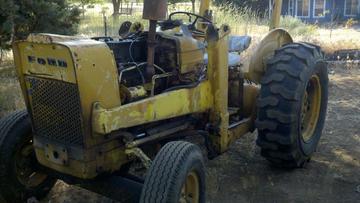 Help Identify 70's Ford Tractor