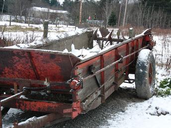 Allis-Chalmers Manure Spreader