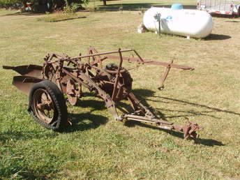 John Deere Series 4 Plow ???