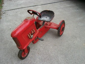 Unknown Pedal Tractor??