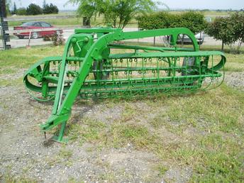 John Deere 4-Bar Hay Rake