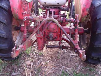 1964 240-U 3PT Hitch