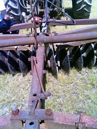 calling ss55, Krause disk inform... - Yesterday's Tractors