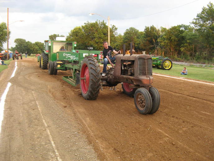 Porter, Okla. Peach Festival Yesterday's Tractors