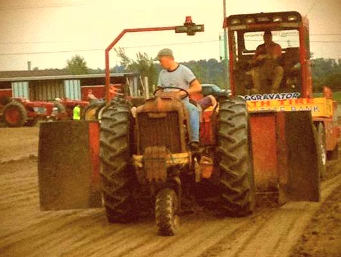 fowlerville mi pull - Yesterday's Tractors