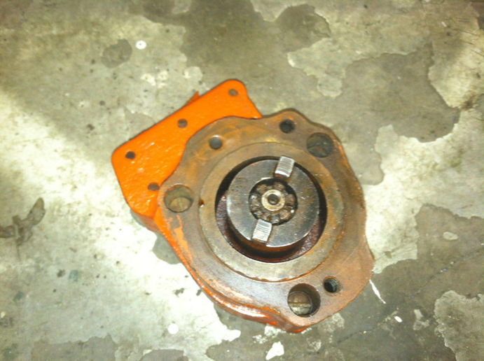 VAC hydraulic pump Yesterday's Tractors