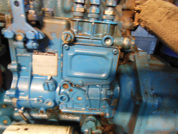 Ajusting injector pump - Yesterday's Tractors