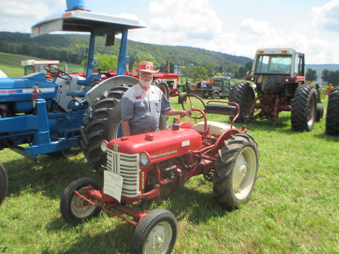 We all made it to the Roseboom Show Yesterday's Tractors