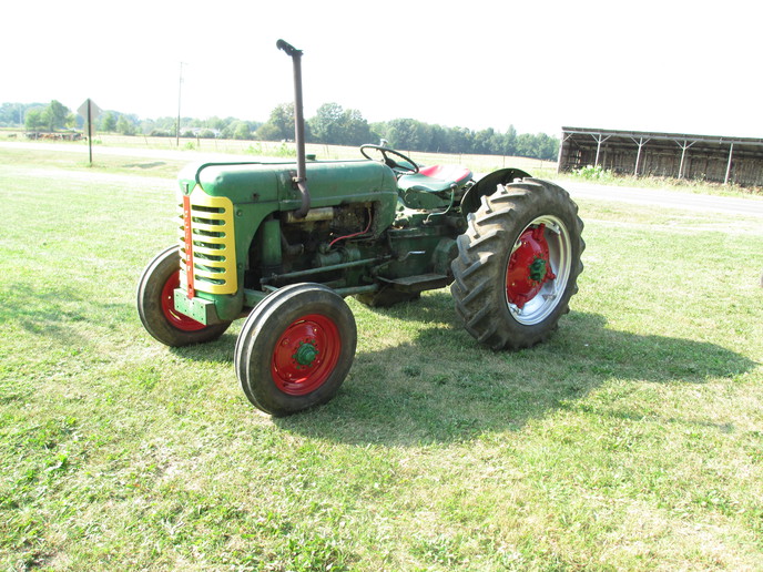 Oliver red paint Yesterday's Tractors (196881)