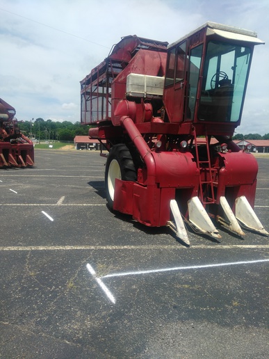 Red Power Cotton Pickers Yesterdays Tractors