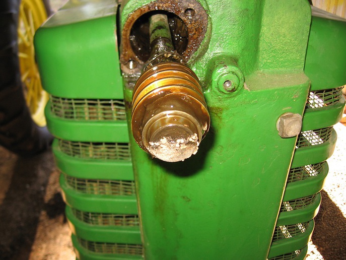 John Deere H Steering Shaft Removal - John Deere Forum - Yesterday's ...