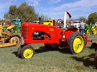 Massey Harris Tractor -  Massey-Harris 81