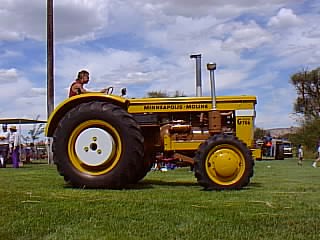 Minneapolis Moline Tractor -  MM G-706