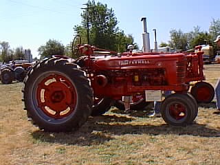 International Harvester / Farmall Tractor -  Farmall H