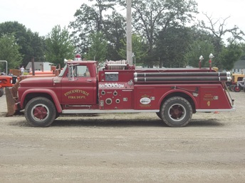 Firetruck - old firetruck at threshermans 2015