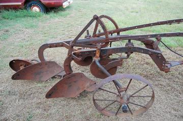 Cockshutt - I would like to know what year and what model this plow is.