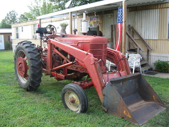 Farmll M Front Loder - Yesterday's Tractors