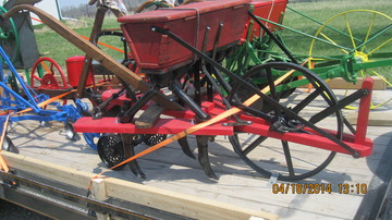 Hoe Drill, 5 Row - old horse drawn drill