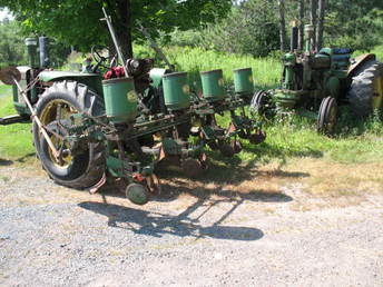 1956 JD 854 Bedder - It will end up on a 620 but for now this 530 can carry it around