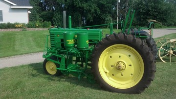 John Deere 2-Row Planter Mounted - Used this to plant 2 acres of corn. After that I sandblasted and painted it.