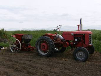 International Harvester Company Mccormick-Deering Potato Planters No 3 And Case VA 1952 -