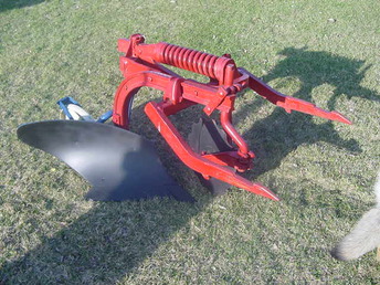 Ih C-10 Fast Hitch Plow   - This is the much harder to find one bottom version  of fast hitch plow for Super C, 200 or 230. They  were made 1953 to approx 1958.