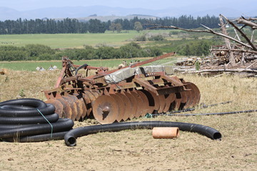 Duncan Mounted Disc Harrow  - 13-01-2015 Action-Downs Southland New-Zealand Duncan Standard Century mounted disc harrow(or just simply discs as we call them down here)