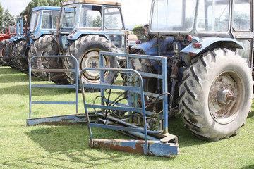 13 Bale Rear Mounted Hay Clamp - 15-03-2015 Tapanui West-Otago New-Zealand another method of moving conventional hay bale from field to storage front end loader mounted hay clamps were common enough but rear mounted were seen less often this set up would allow 26 bales to be moved per trip a good set up if your storage sheds were close to the hay paddock