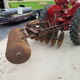 Ih Fast Hitch C-42-B Offset Harrow - Made at Stockton Works in CA. Is made for the small  prong FH tractors, Super C, 200