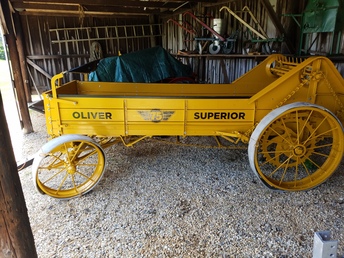 Oliver Superior 75 Manure Spreader - @1930