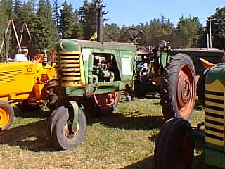 Oliver Super 66 Tractor