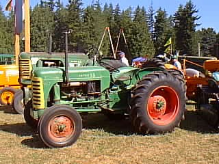 Oliver Super 55 Tractor