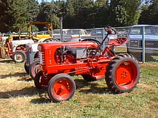 Tractor -  Leader