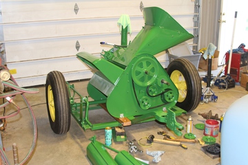 JD #43 Corn Sheller - I know the belt (B79 from NAPA) is not routed correctly on the pulleys -- just thought Id mention it in case some sheller purists wanted to comment.