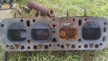 1941 Farmall M - Cylinder head with rusted #3
