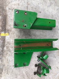 John Deere From 1949 To 1960 - Supports for loader.