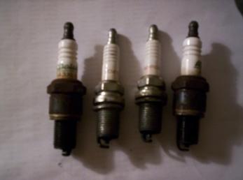 Allis Chalmers G - Spark Plugs - Never let your friends help you tune up your machine!