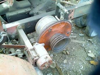 Unstyled WC Allis Starter - Unique Starter - I found this on a old WC Allis Chalmers that came in our yard for scrap iron. Never saw a starter set up like this before.
