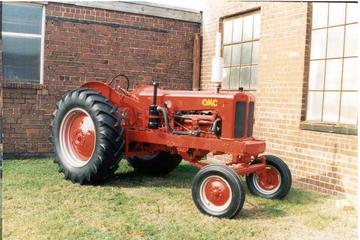 OMC - This is a rare tractor from the former collection of 'Lesser Known Classics' owned by Ed Spiess. The tractor sold at auction in 1999 after Mr. Spiess passed away.