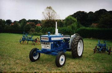 1966 Ford 4000 - Another smart tractor from the South Creake working day in September 1999. The cultivator in the background is a Ransomes and so is the plough.