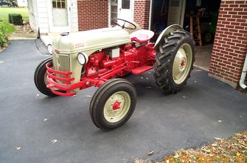 1948 Ford 8N - 1948 Ford 8N, Serial Number *8N100722* Converted to 12 Volt System, No Leaks, 3 Point Hitch with Blade, New Tires, New Battery, Runs Great, No Smoke. Deffinetely a 1948 and not a swapped Hybred, New Paint no Rust. 4500. Will assist in delivery.