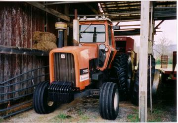 Allis Chalmers 7060 - One of my favorites,low hours