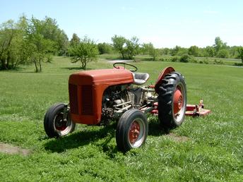 1948 Harry Ferguson TE-20 - Good, Straight, Clean.. Haydraulics Work good..All in all, a good mowing machine.