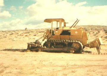 1960s Eimco 103M Dozer - The Eimco 'dozers have faded into history without very many traces at all. From what I can gather, they were somewhat under-engineered and lacked traction due to the rear-engined configuration.