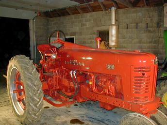 1955 Farmall 300 - Sweet tractor