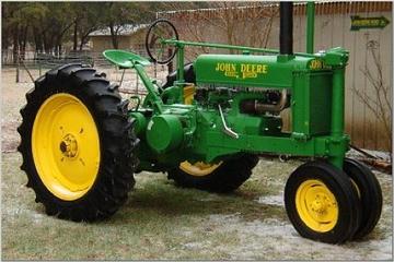 John Deere 1941 John Deere G 04 10 12 Tractor Shed