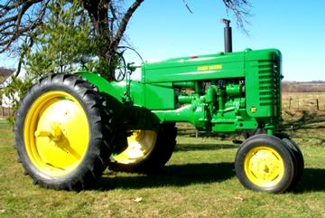1952 John Deere MT - This is a fun tractor to play with, it was a good time to get it looking this way.Check Ebay for some of our others!