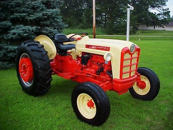 Ford 4000 Light Industrial - Only produced for a year, in the correct colors of Mimosa and Monza red. Select-o-speed, 172 engine, 540-1000 pto, power steering, and solid non-adjustable front axle.