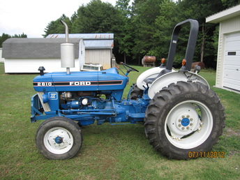 1989 Ford 2810 - All original Ford 2810 Series II. Tractor has original paint, tires, seat etc. Vary rare find and glad I lucked upon it. Tractor has only 443 hours and is in amazing condition.