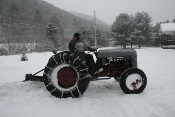 1939 Ford 9N - clearin the snow